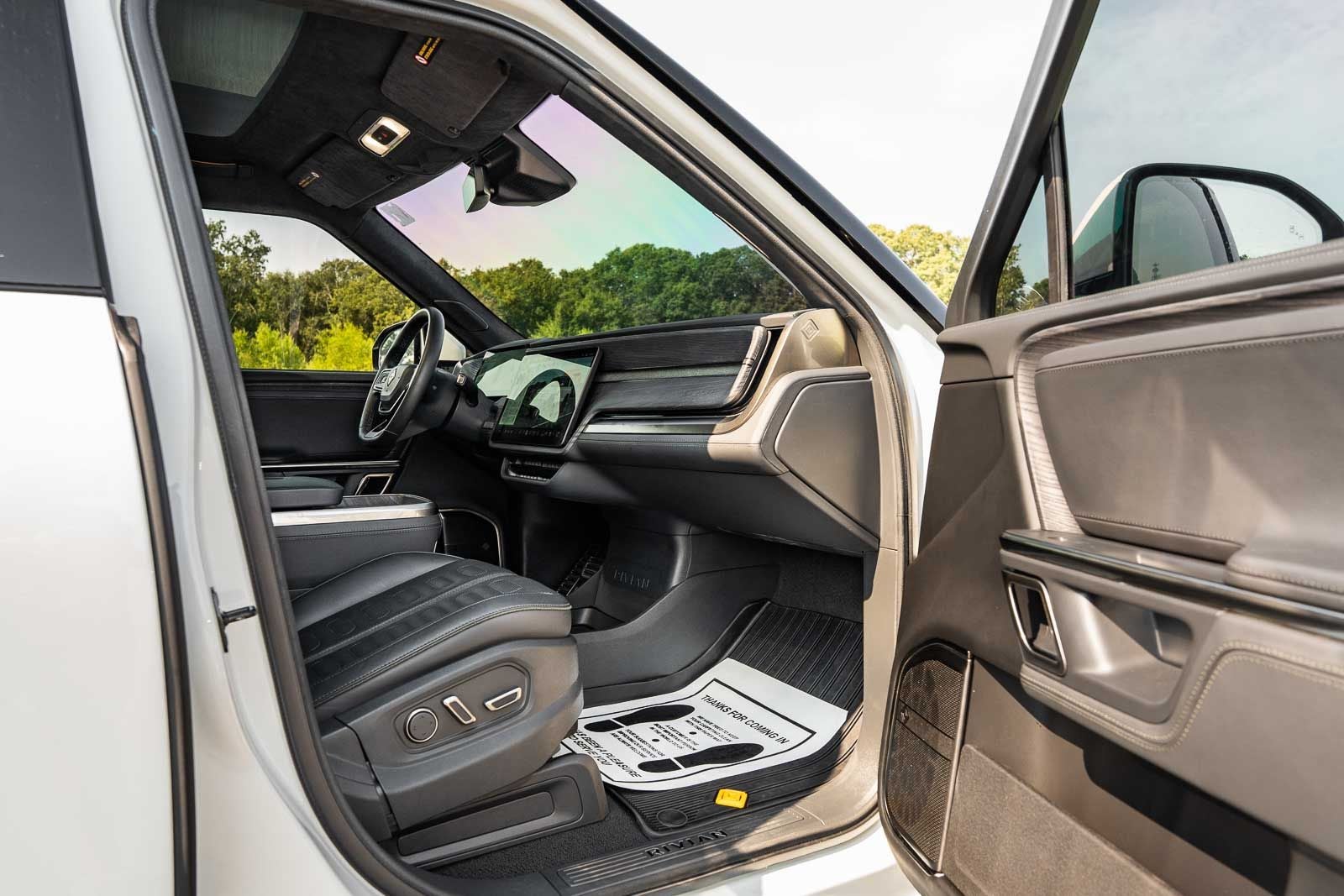 2023 Rivian R1S Adventure