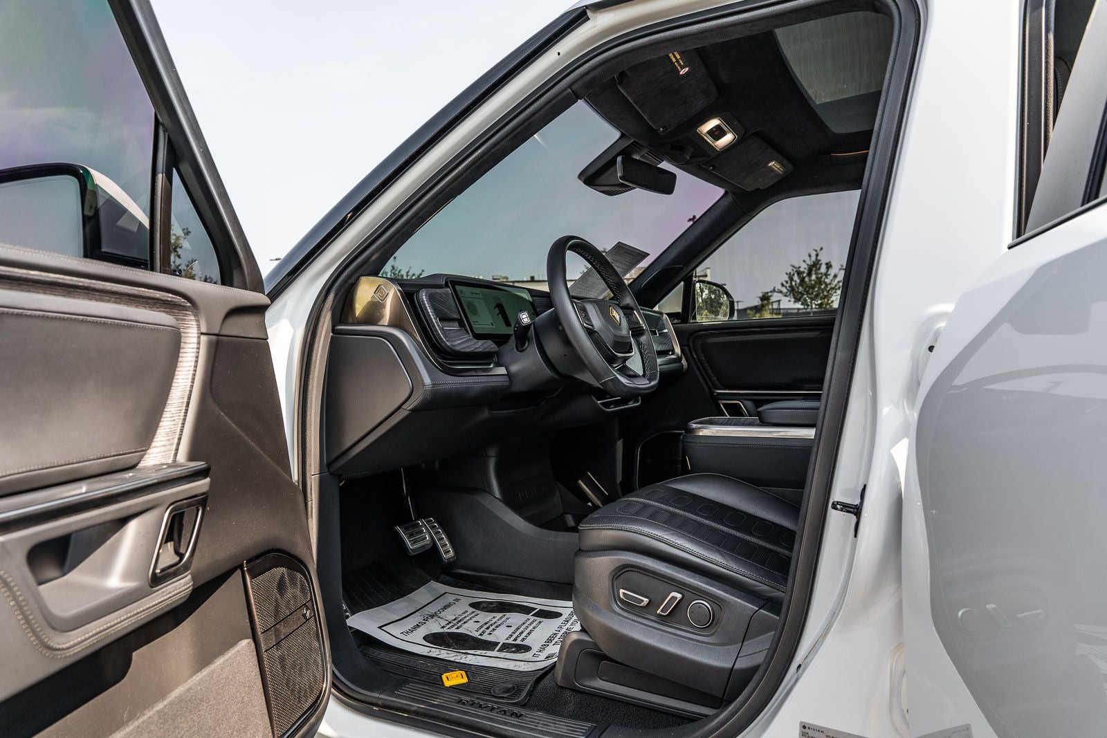 2023 Rivian R1S Adventure