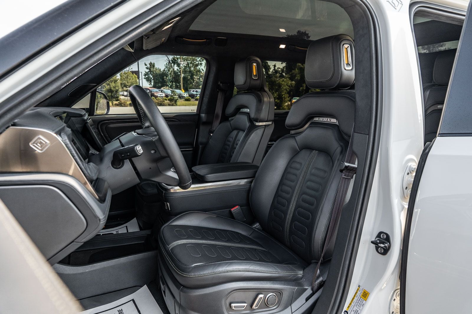 2023 Rivian R1S Adventure