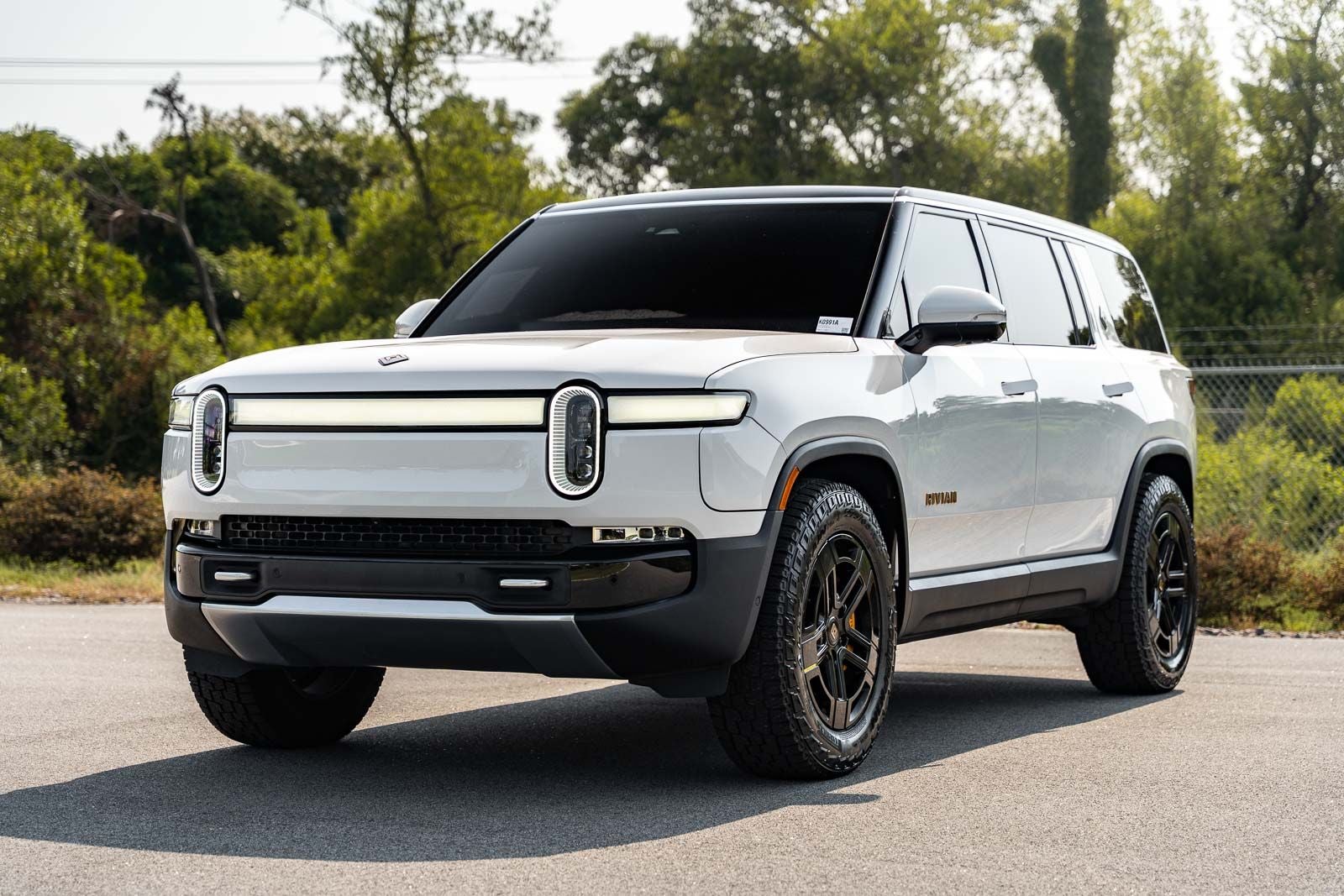 2023 Rivian R1S Adventure
