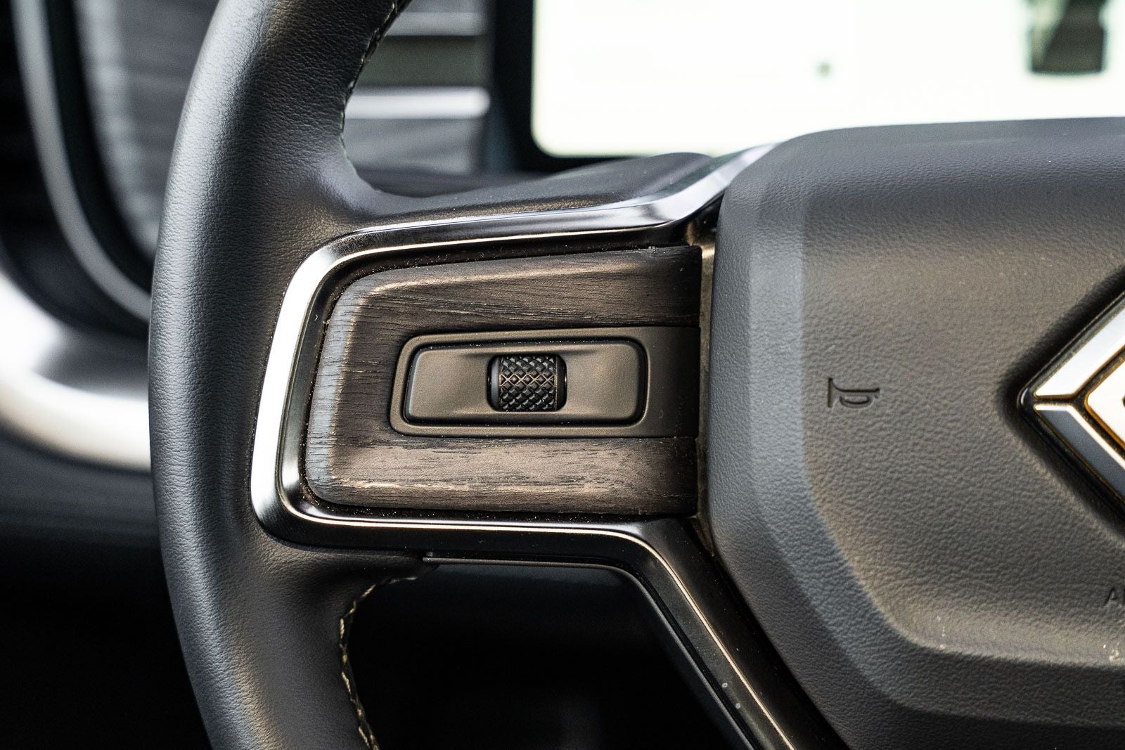 2023 Rivian R1S Adventure