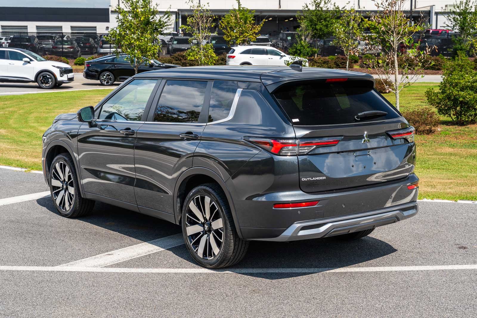 2025 Mitsubishi Outlander SE