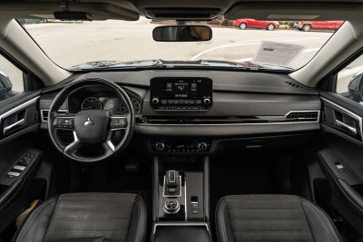 2022 Mitsubishi Outlander SE