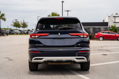 2022 Mitsubishi Outlander SE