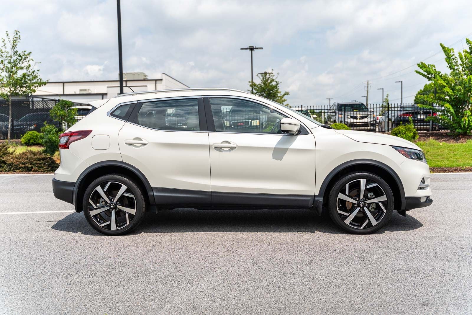2022 Nissan Rogue Sport SL