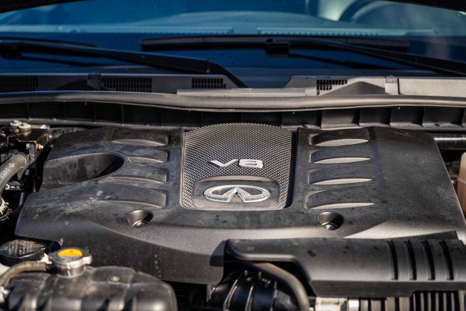 2023 INFINITI QX80 LUXE