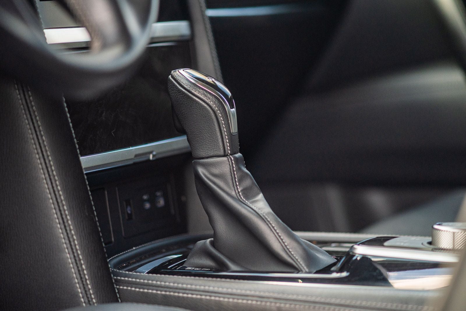 2023 INFINITI QX80 LUXE