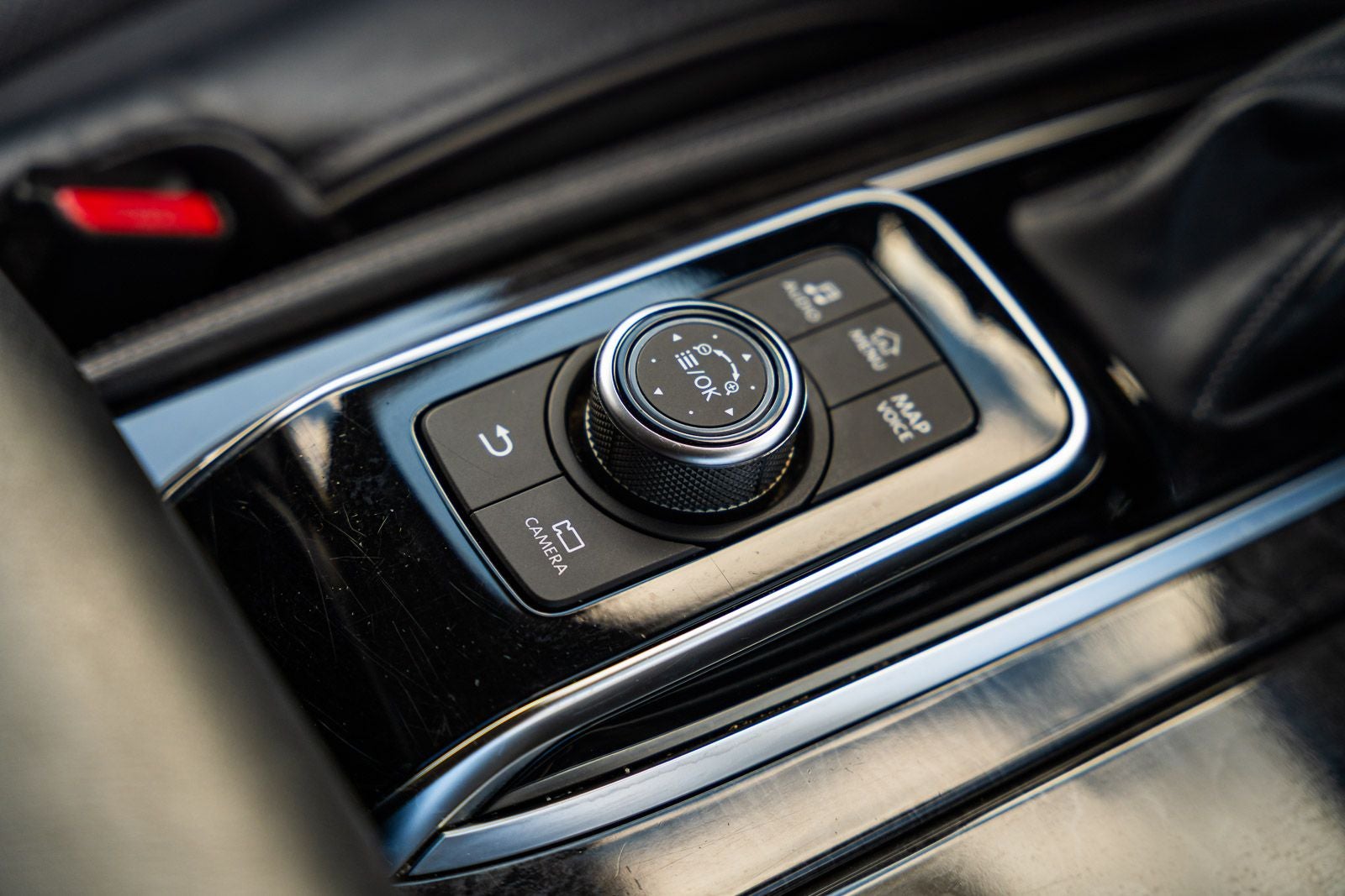 2023 INFINITI QX80 LUXE