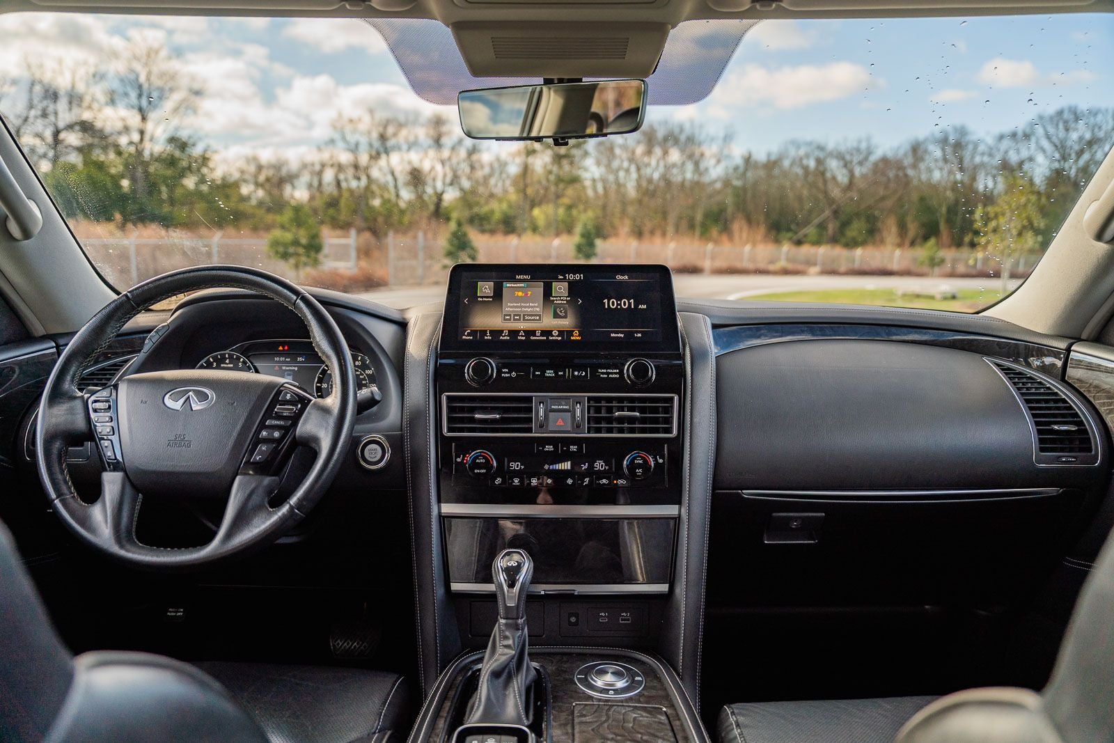 2023 INFINITI QX80 LUXE