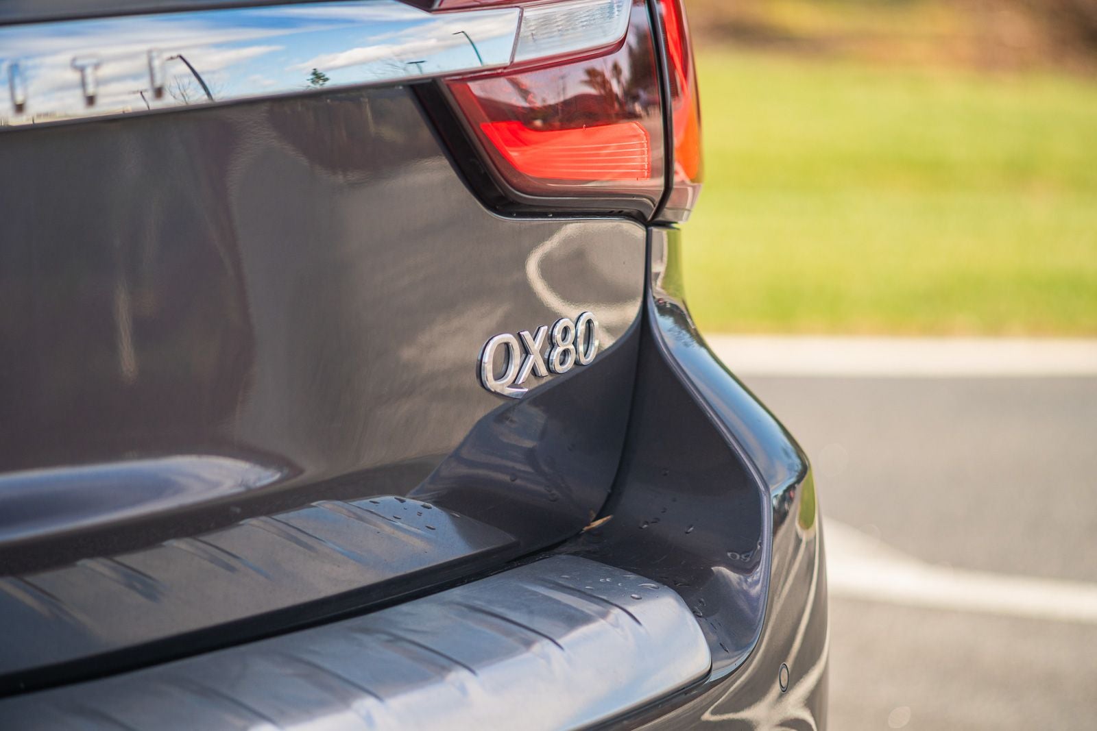 2023 INFINITI QX80 LUXE