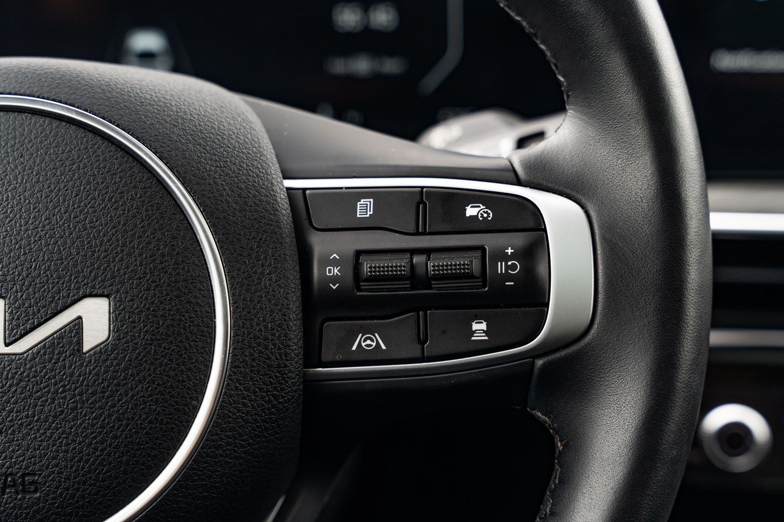 2025 Kia K5 EX