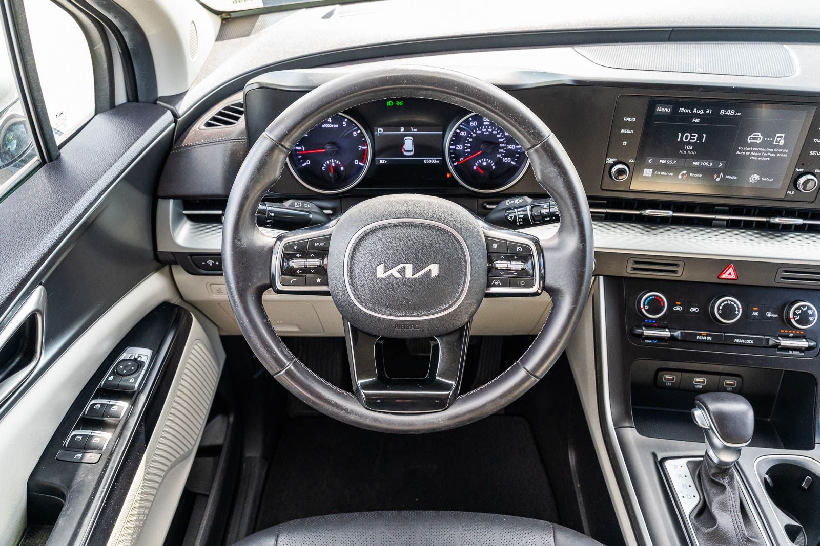 2023 Kia Carnival LX Seat Package