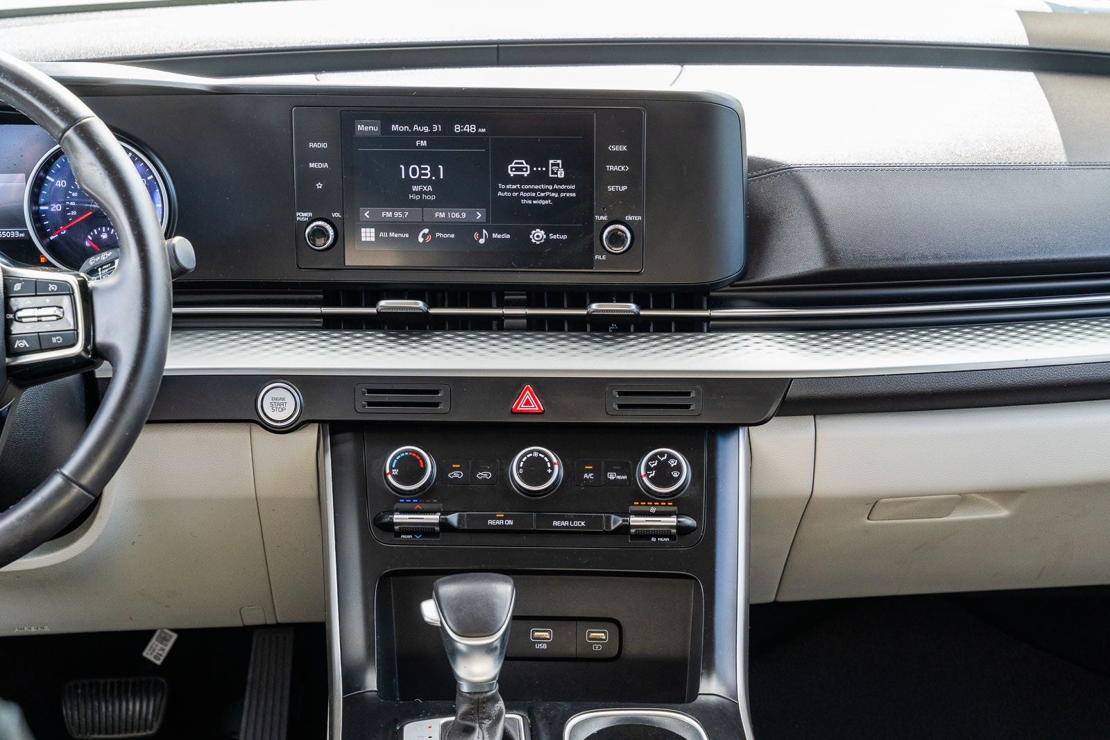 2023 Kia Carnival LX Seat Package