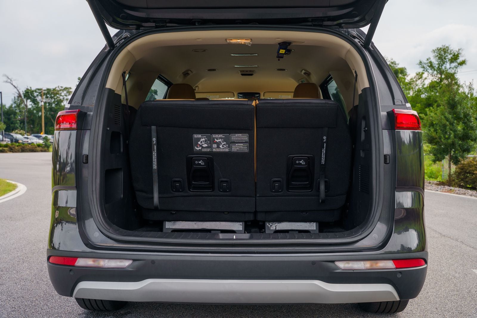 2024 Kia Carnival EX