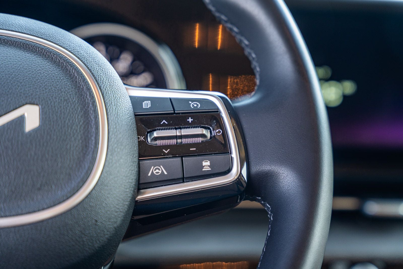 2024 Kia Carnival EX