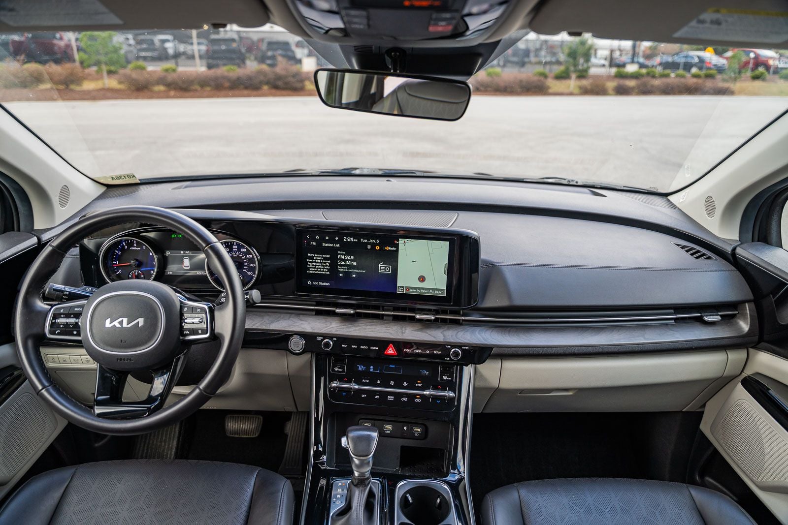 2024 Kia Carnival EX