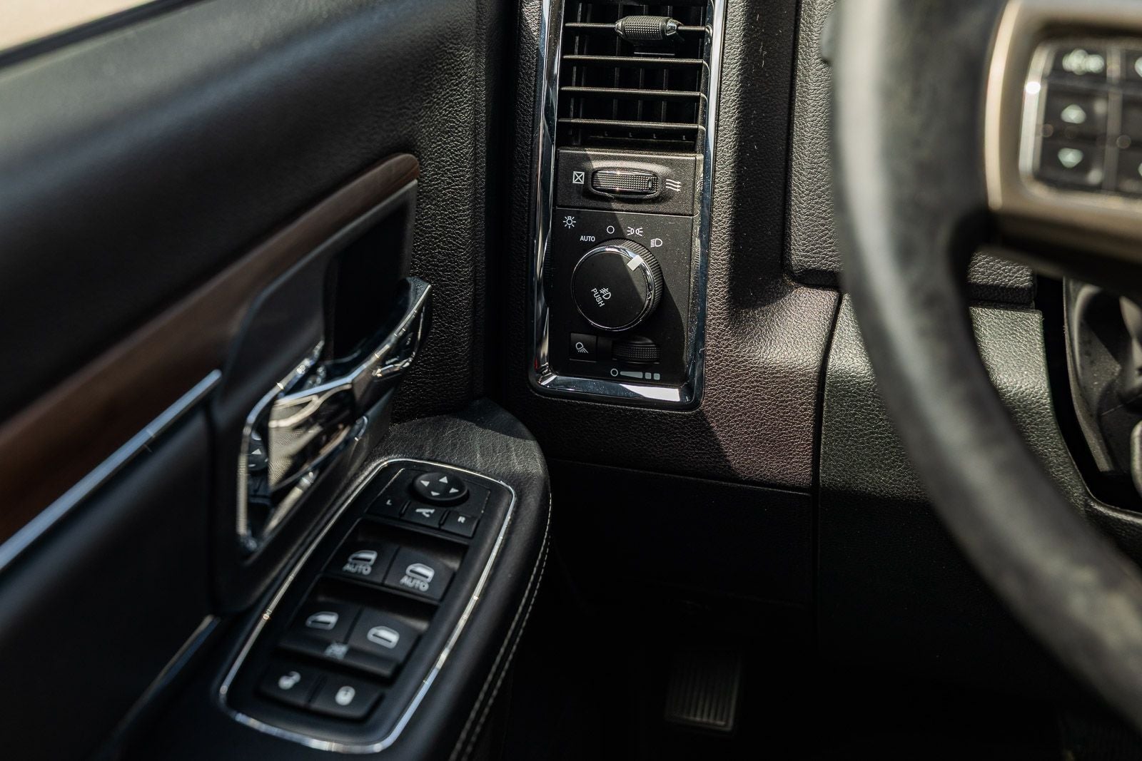 2016 RAM 1500 Laramie