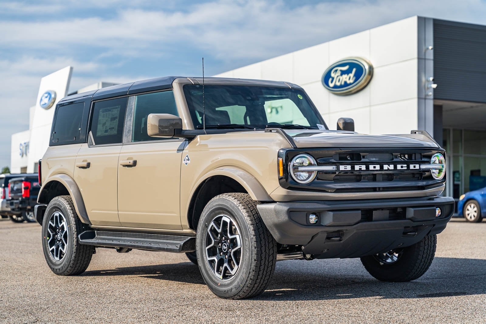 2025 Ford Bronco Outer Banks
