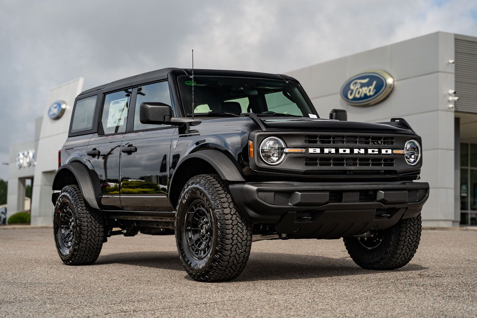 2026 Ford Bronco Base