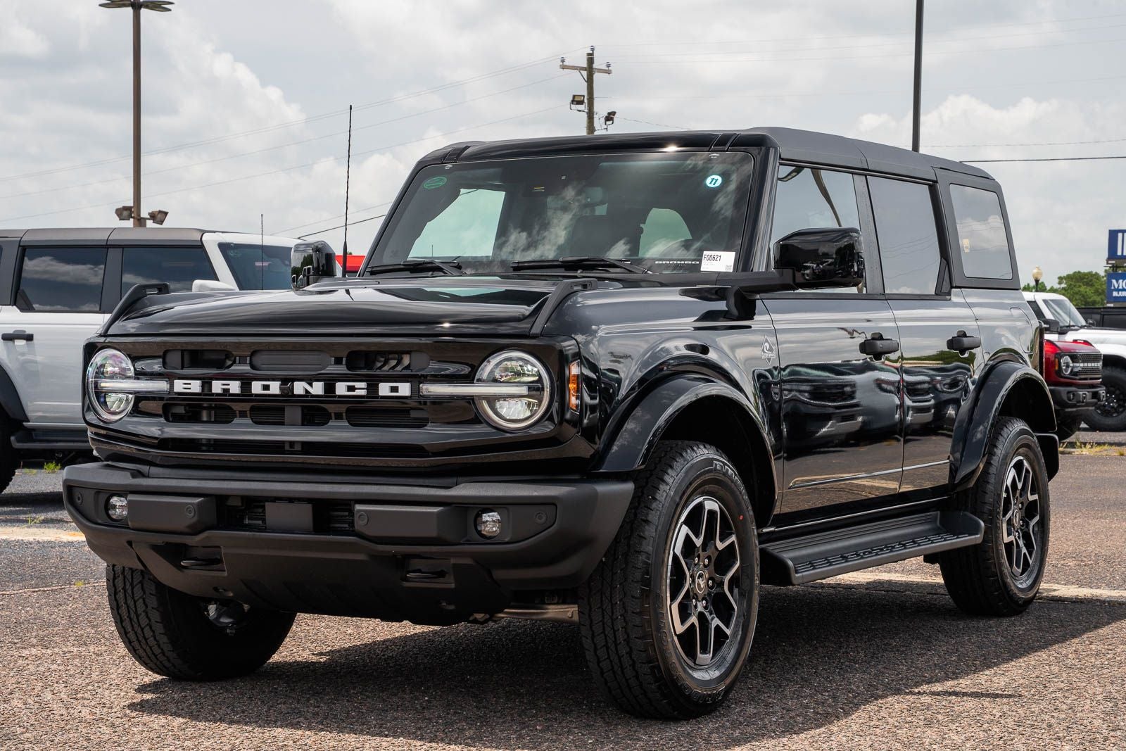 2026 Ford Bronco Outer Banks