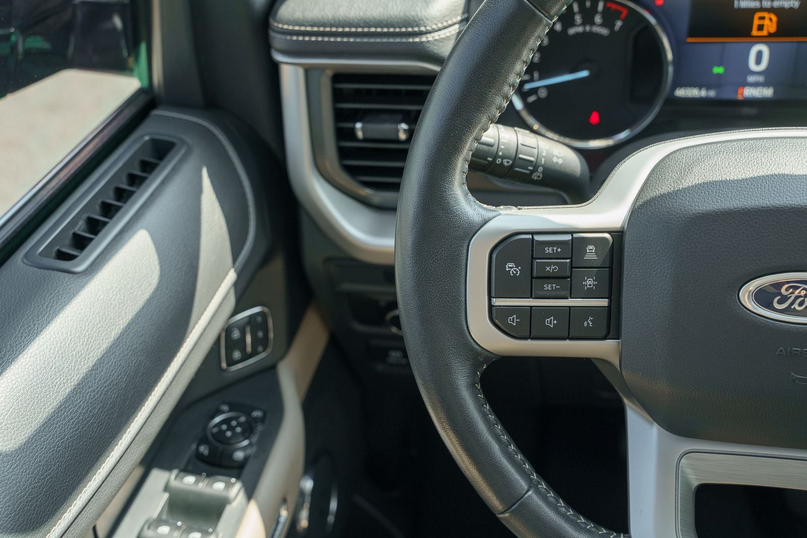 2023 Ford Expedition XLT