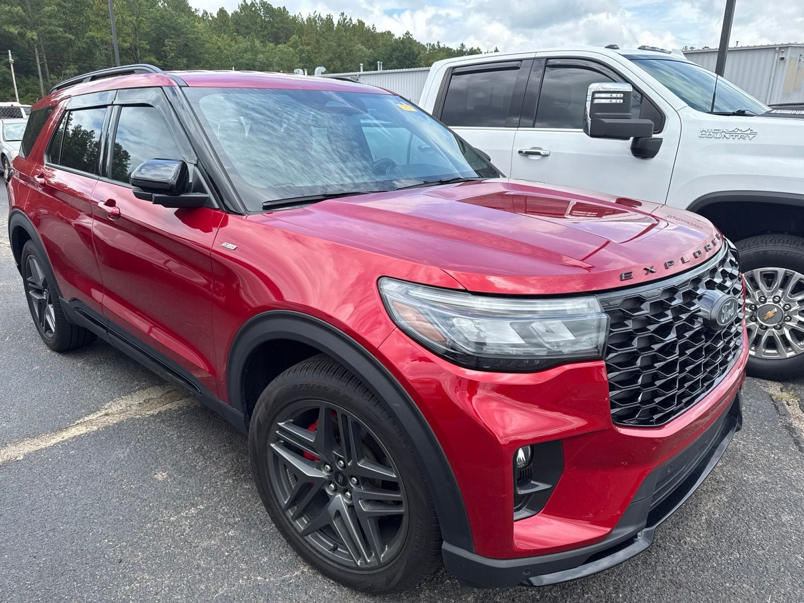 2025 Ford Explorer ST-Line
