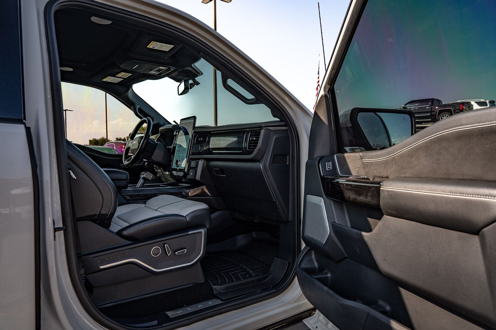 2022 Ford F-150 Lightning Platinum