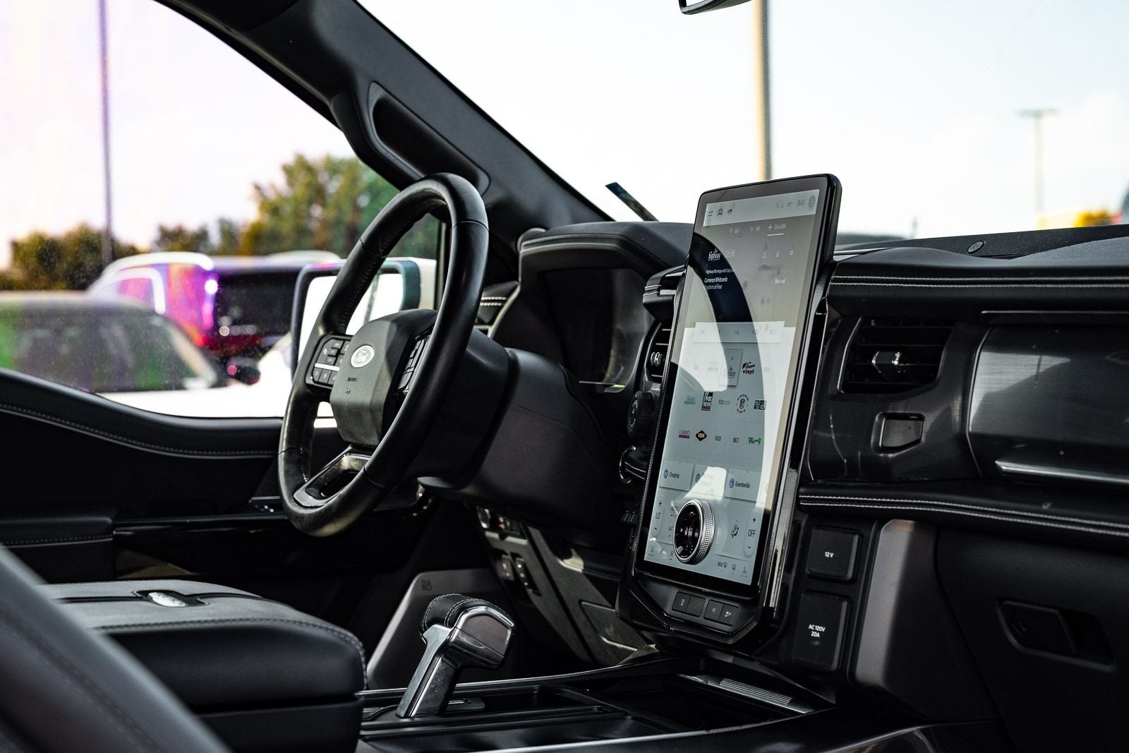 2022 Ford F-150 Lightning Platinum