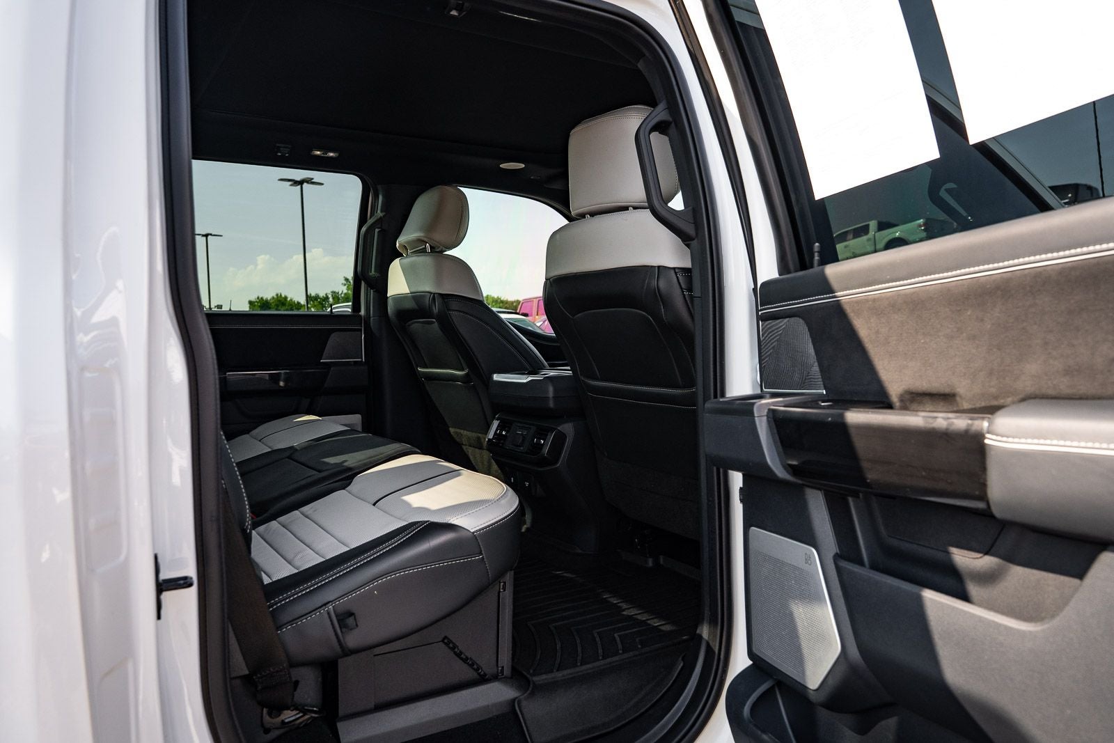 2022 Ford F-150 Lightning Platinum