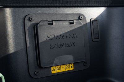 2022 Ford F-150 Lightning Platinum