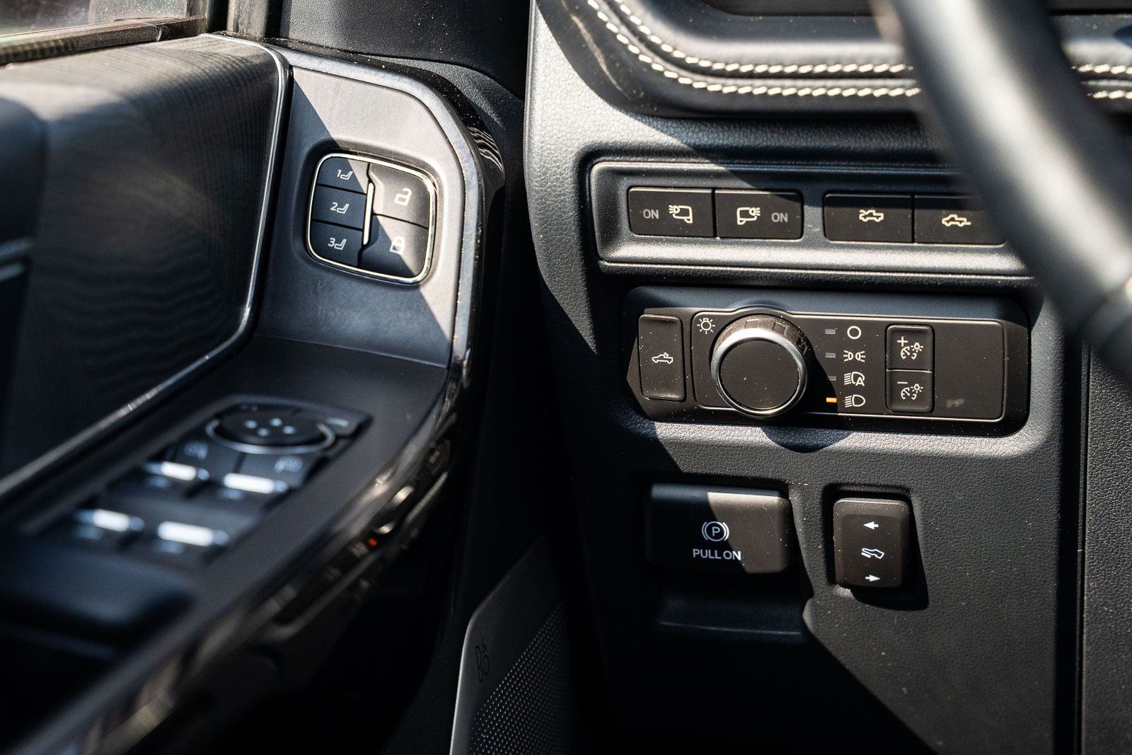 2022 Ford F-150 Lightning Platinum