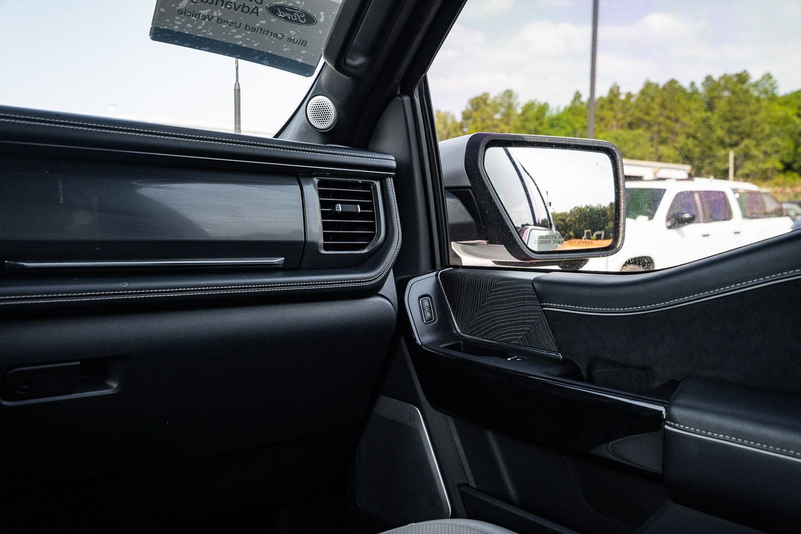 2022 Ford F-150 Lightning Platinum