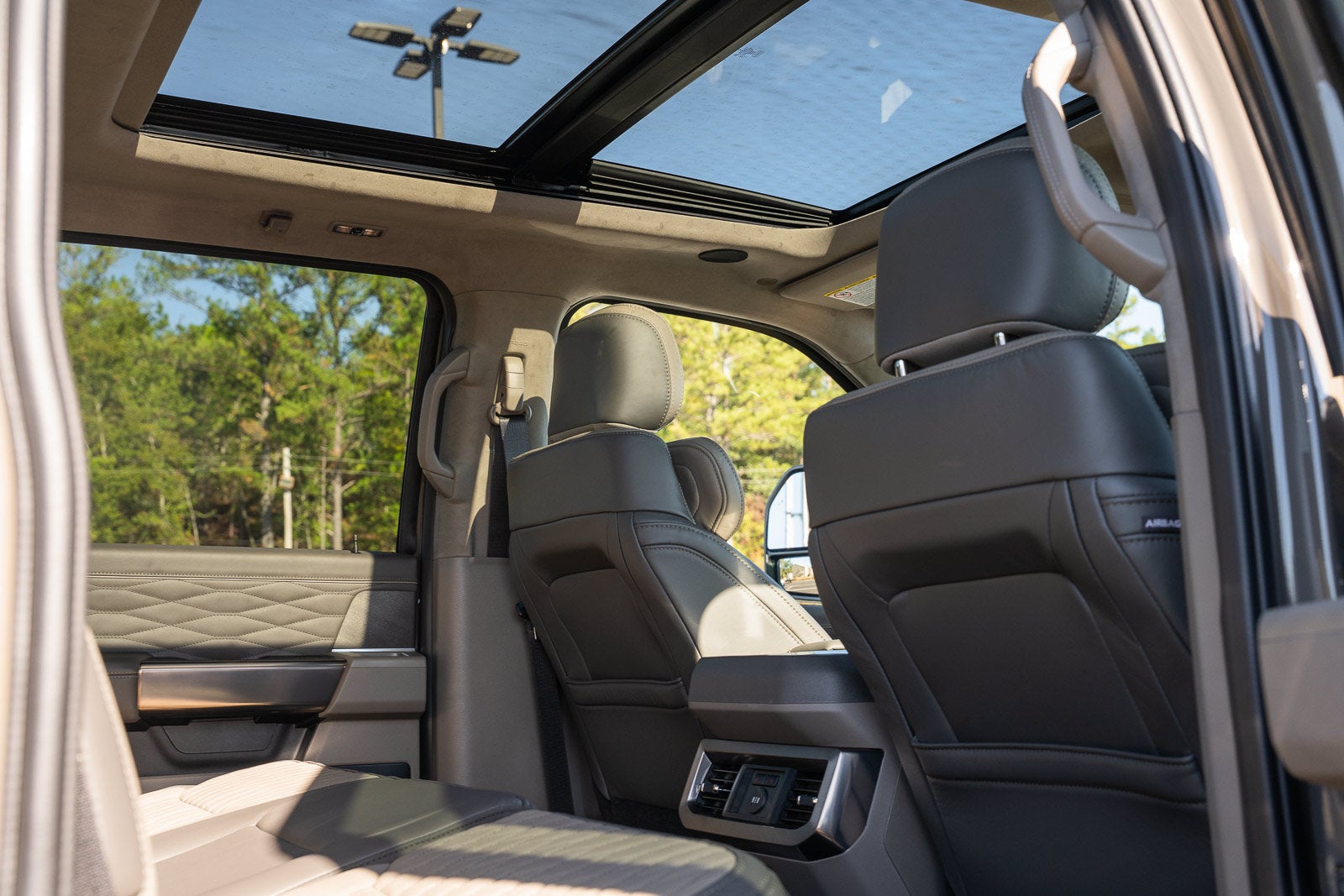 2027 Ford F-350SD Platinum