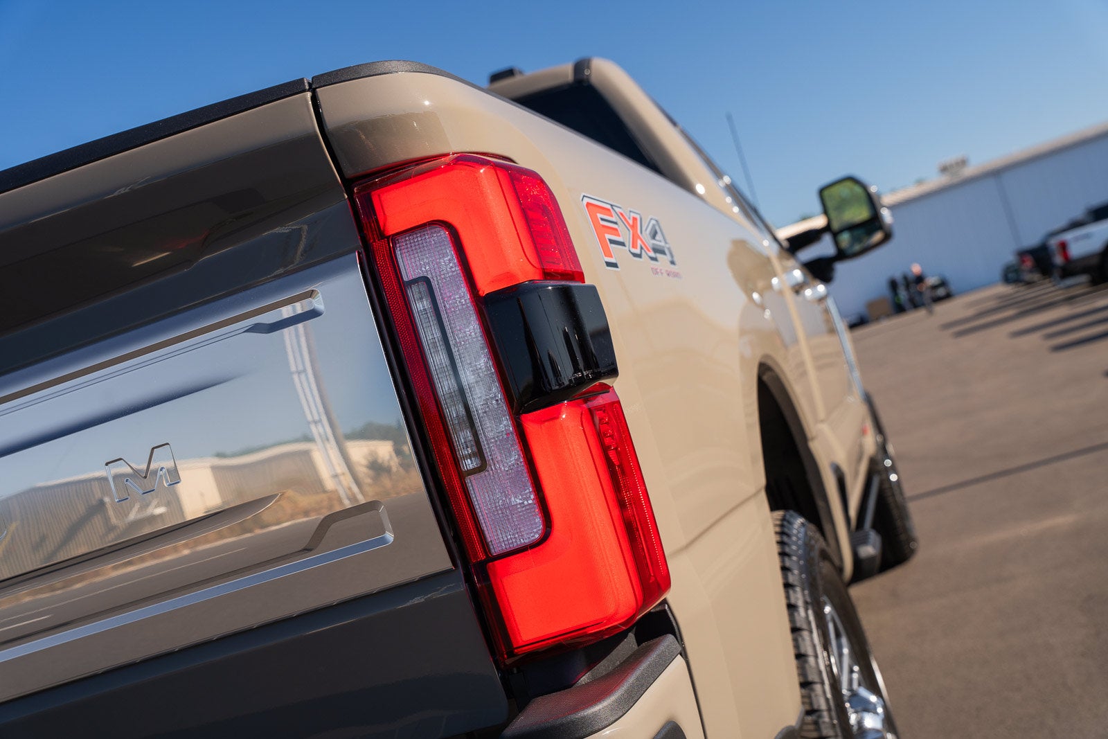 2027 Ford F-350SD Platinum