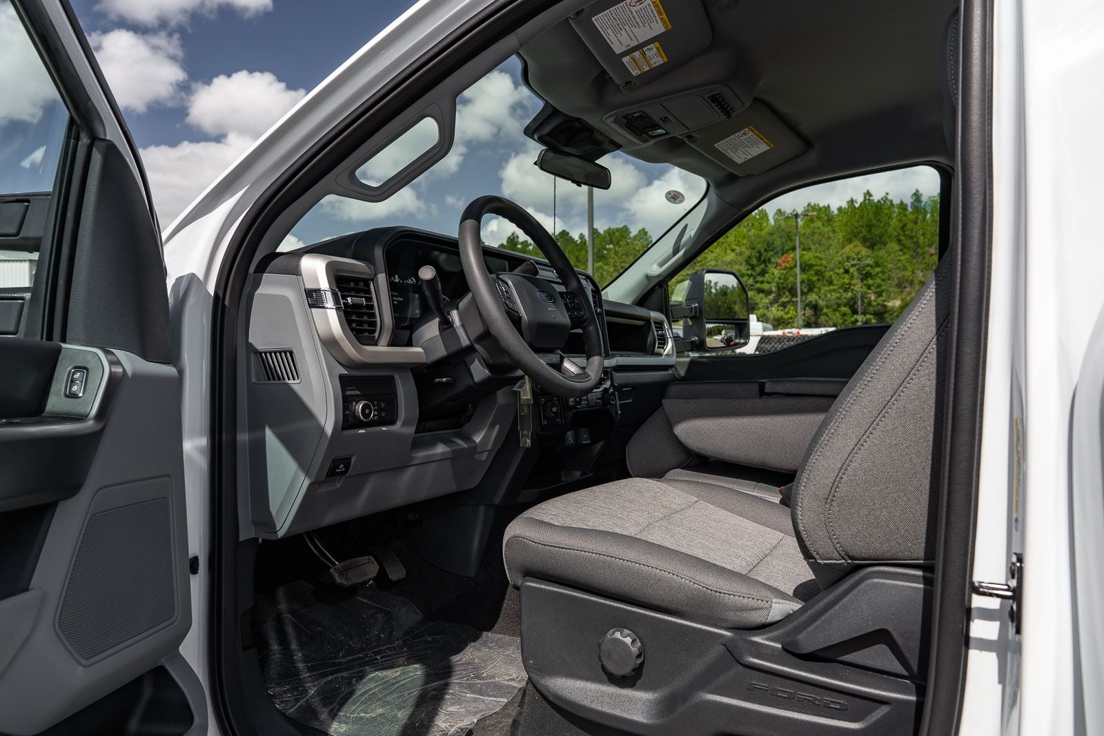 2027 Ford F-350SD XL