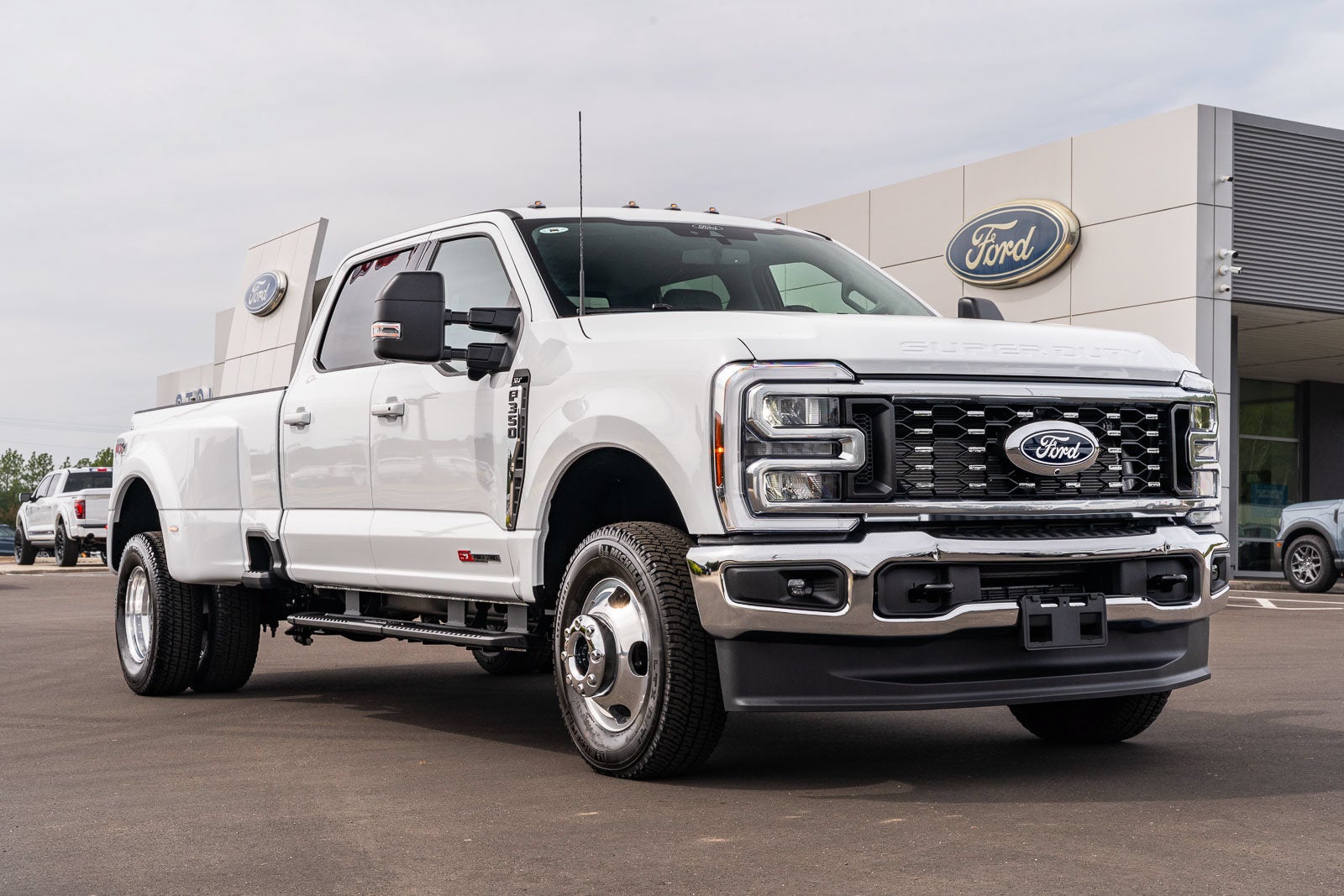 2027 Ford F-350SD XLT DRW