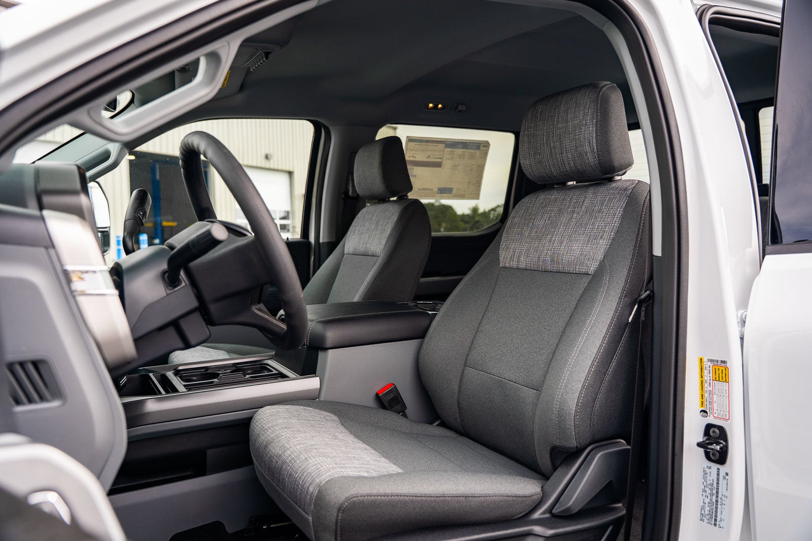 2027 Ford F-350SD XLT DRW