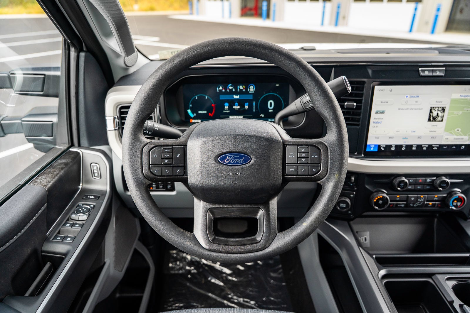 2027 Ford F-350SD XLT DRW