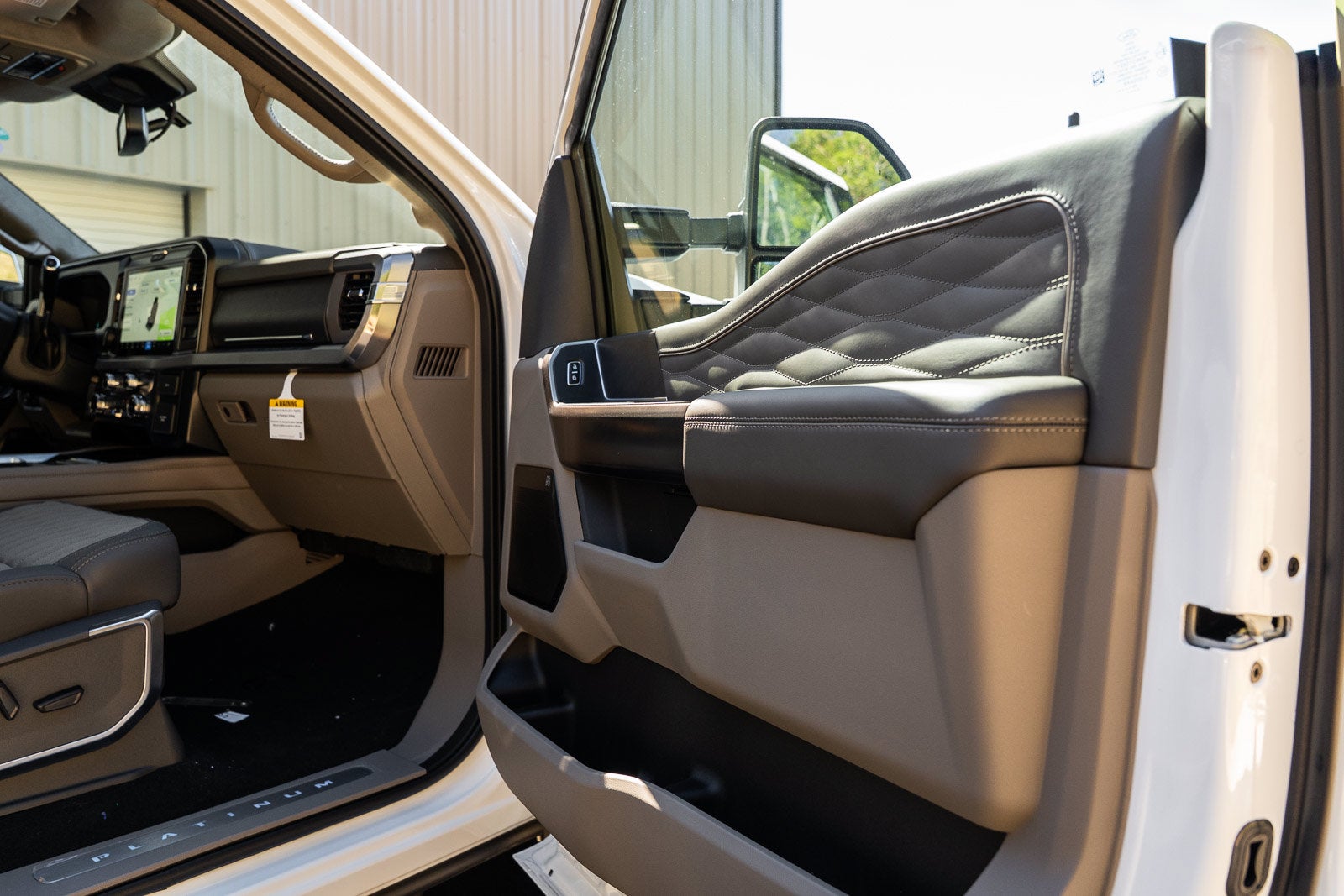 2027 Ford F-350SD Platinum DRW