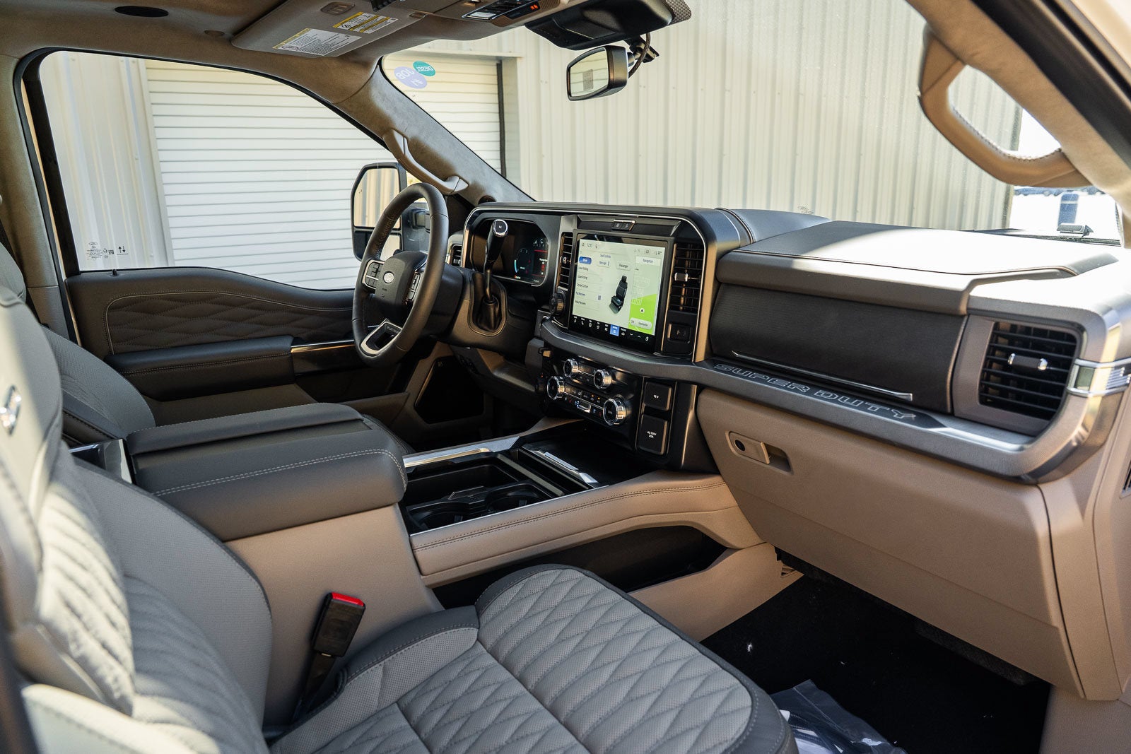 2027 Ford F-350SD Platinum DRW