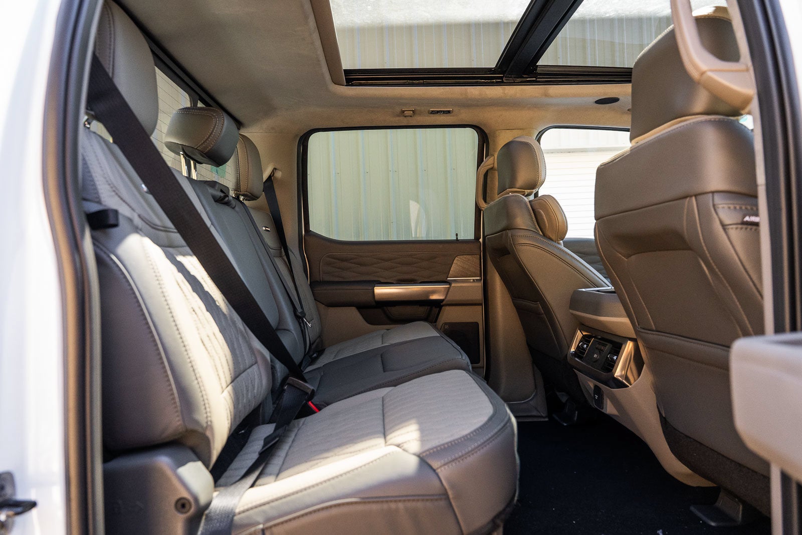 2027 Ford F-350SD Platinum DRW