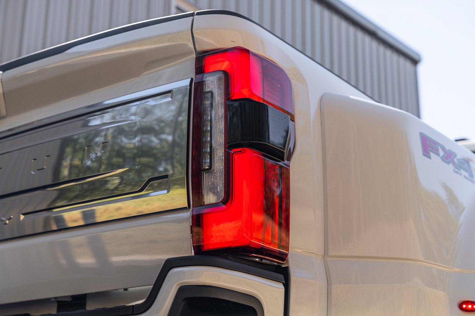 2027 Ford F-350SD Platinum DRW