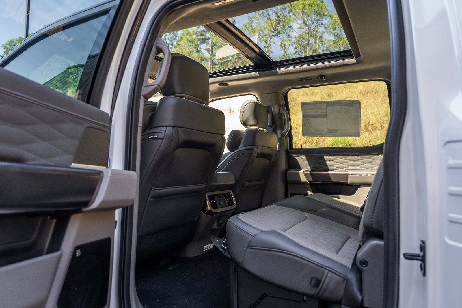 2027 Ford F-350SD Platinum DRW