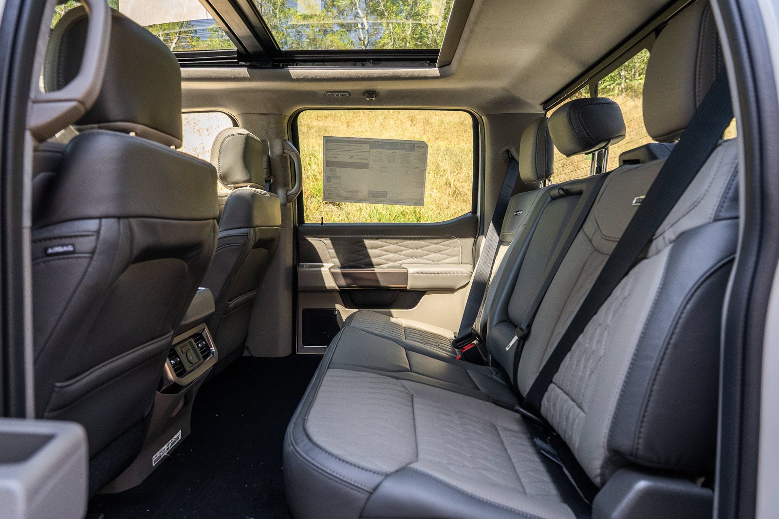 2027 Ford F-350SD Platinum DRW