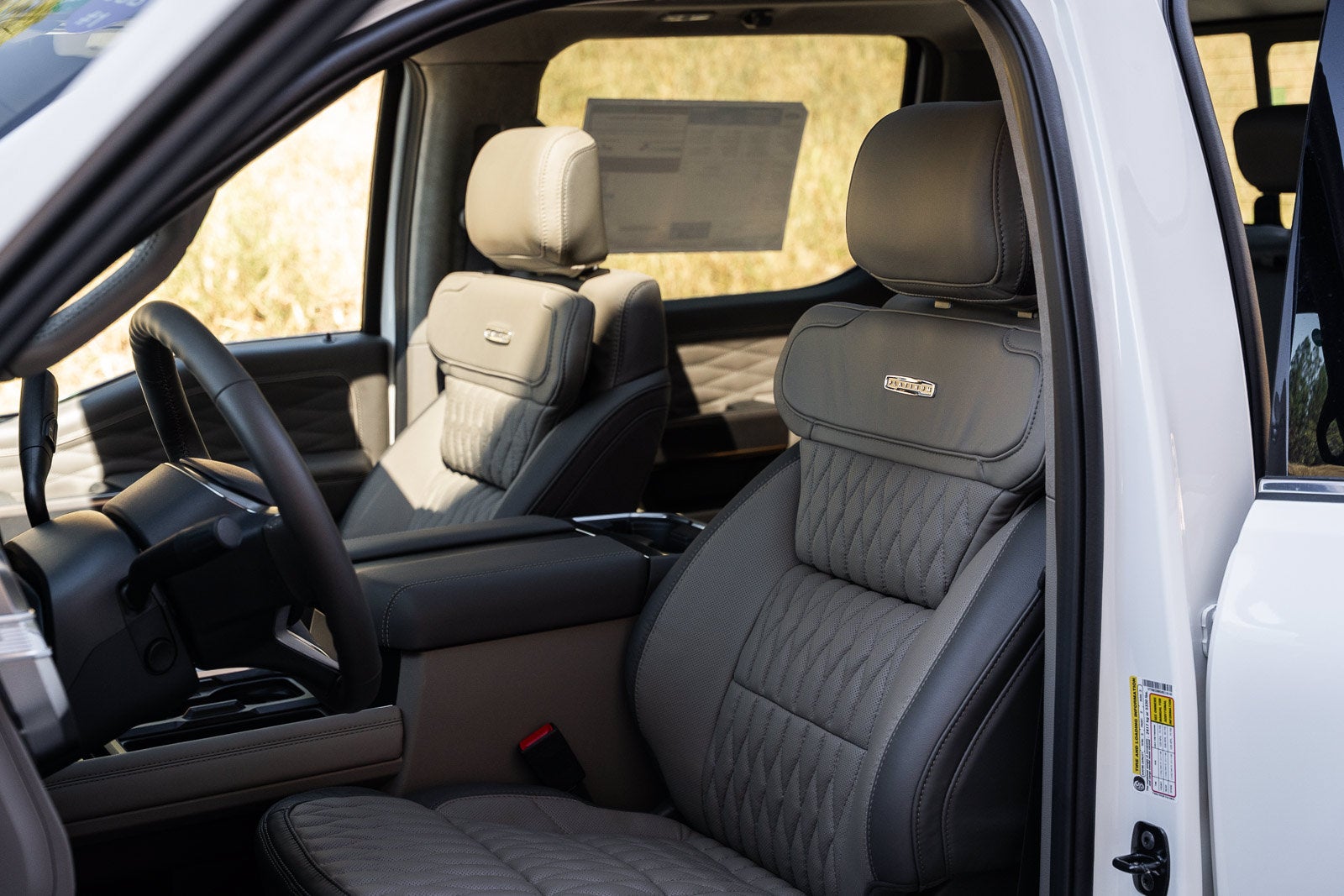 2027 Ford F-350SD Platinum DRW