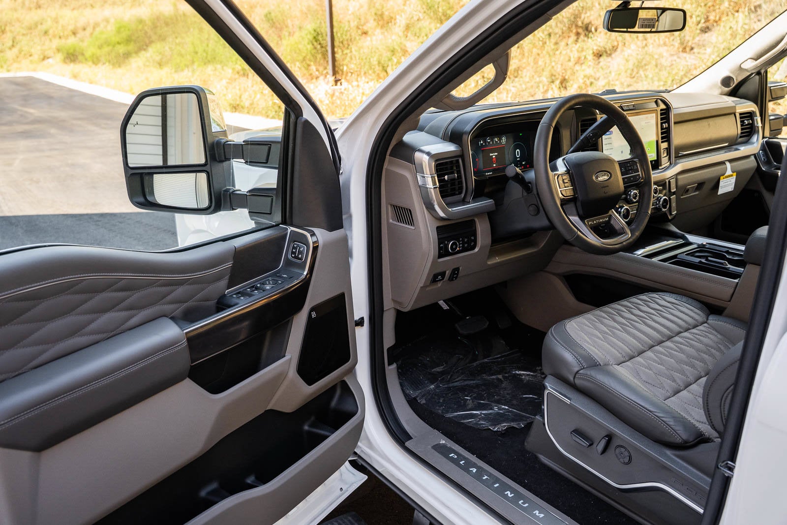 2027 Ford F-350SD Platinum DRW