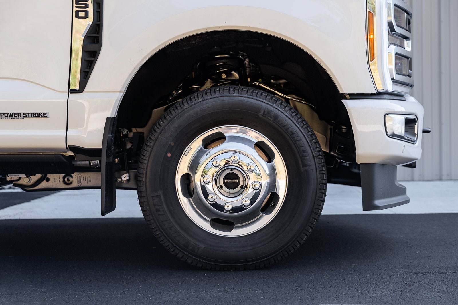 2027 Ford F-350SD Platinum DRW