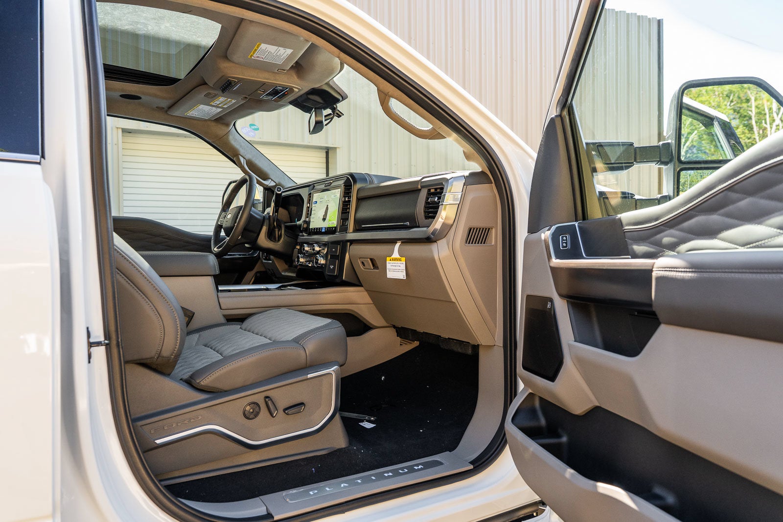 2027 Ford F-350SD Platinum DRW