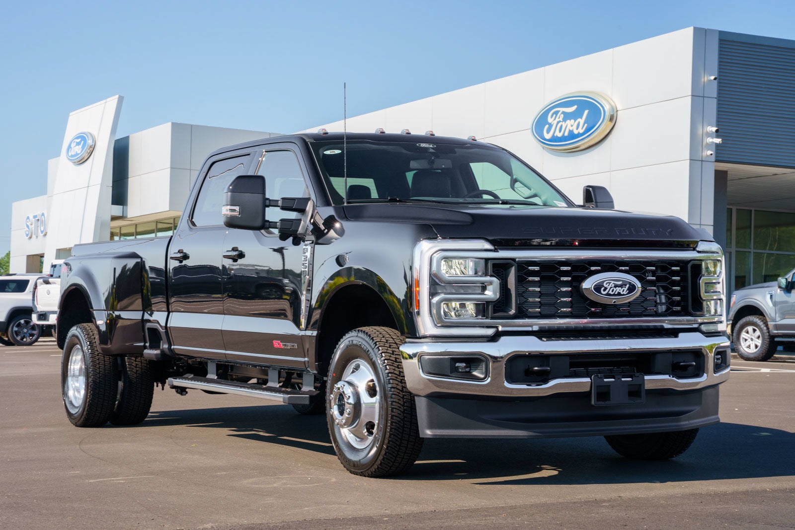 2027 Ford F-350SD Lariat DRW