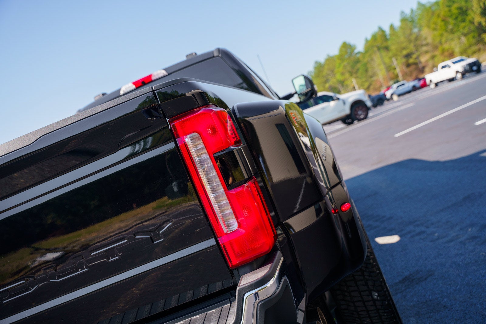 2027 Ford F-350SD Lariat DRW
